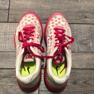 Nike Luna Swift 2 tennis shoes in pink & white with polka dots dynamic support